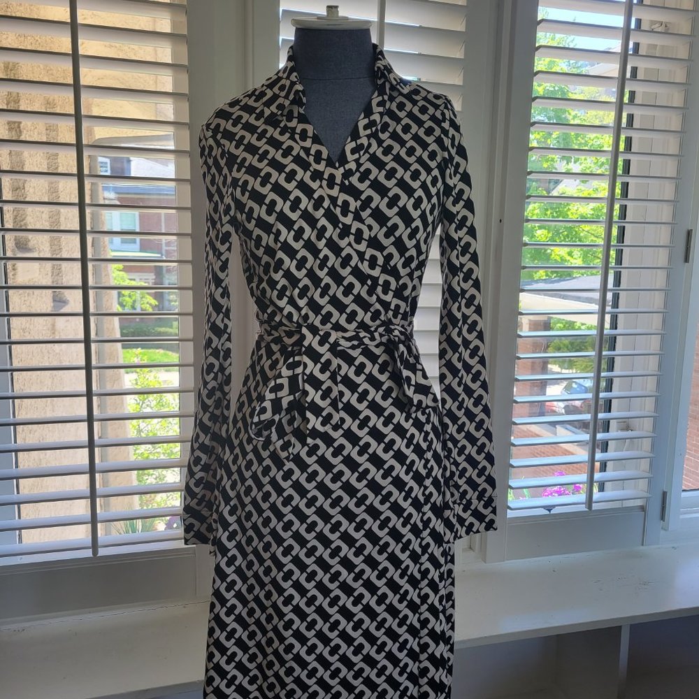 Dress - Picture 3 of 5